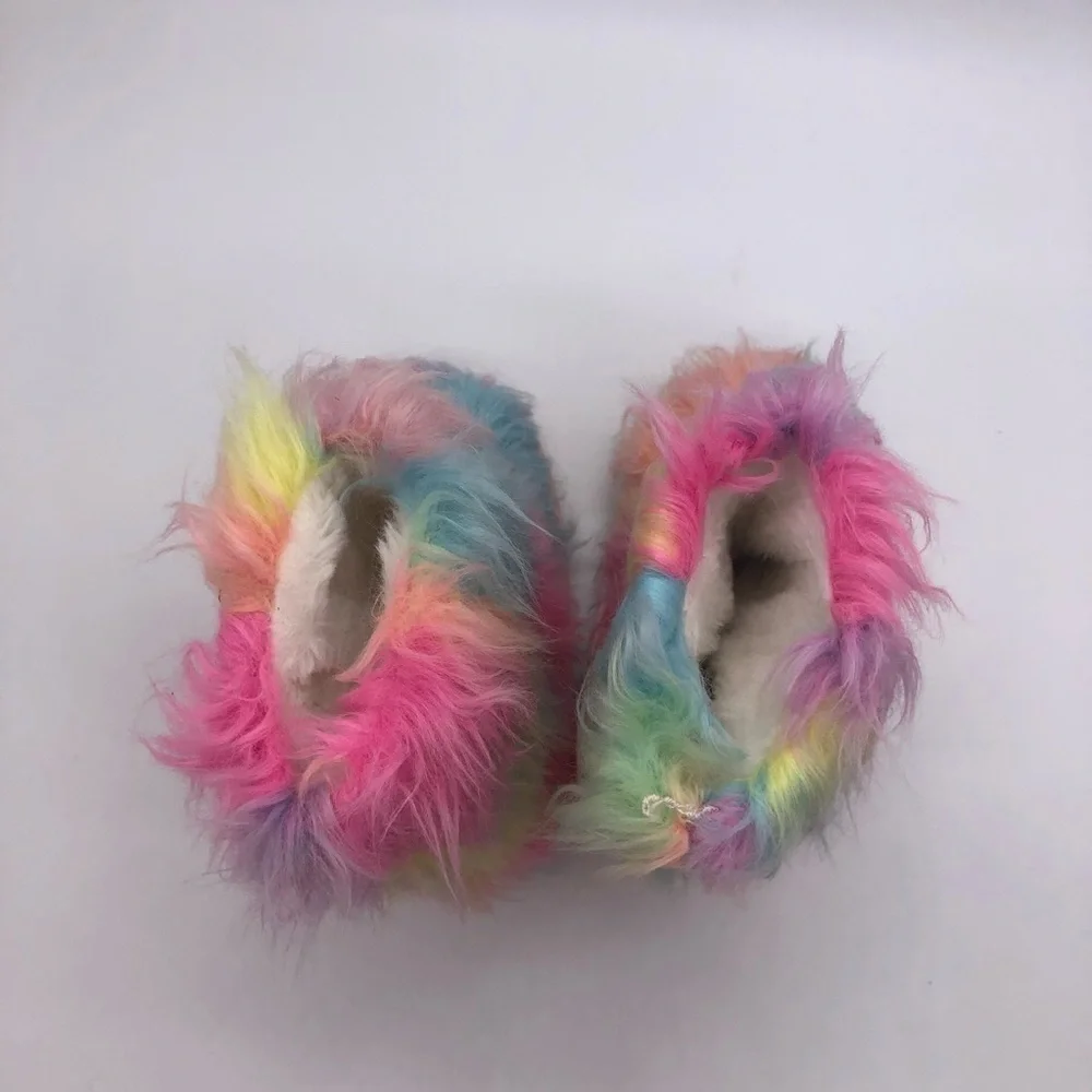 LINK - LITTLE GIRLS FURRY RAINBOW COLORED BOOTIES SIZE 6